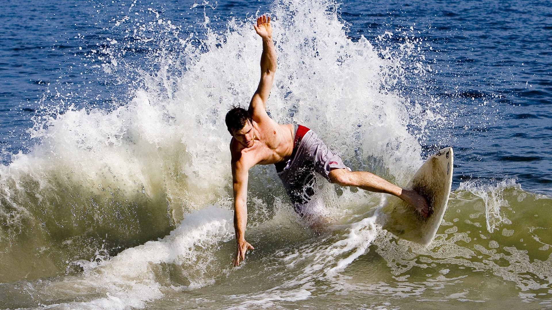 _快船队迎难而战，士气高昂_，快船队的比赛