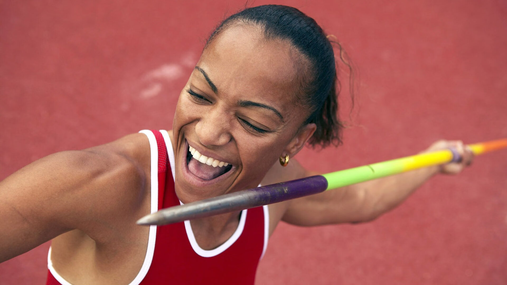 “智能裁判技术在中超首次应用，比赛公平性显著提升”，人工智能足球裁判